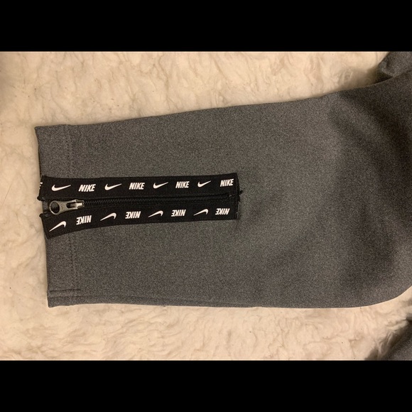 Nike-Small Warm Joggers with zip ankles - Picture 5 of 9